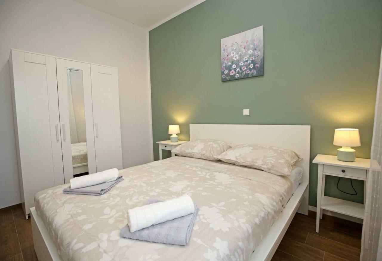 Modern Guest House Rak With Beautiful Pool Šibenik Kültér fotó