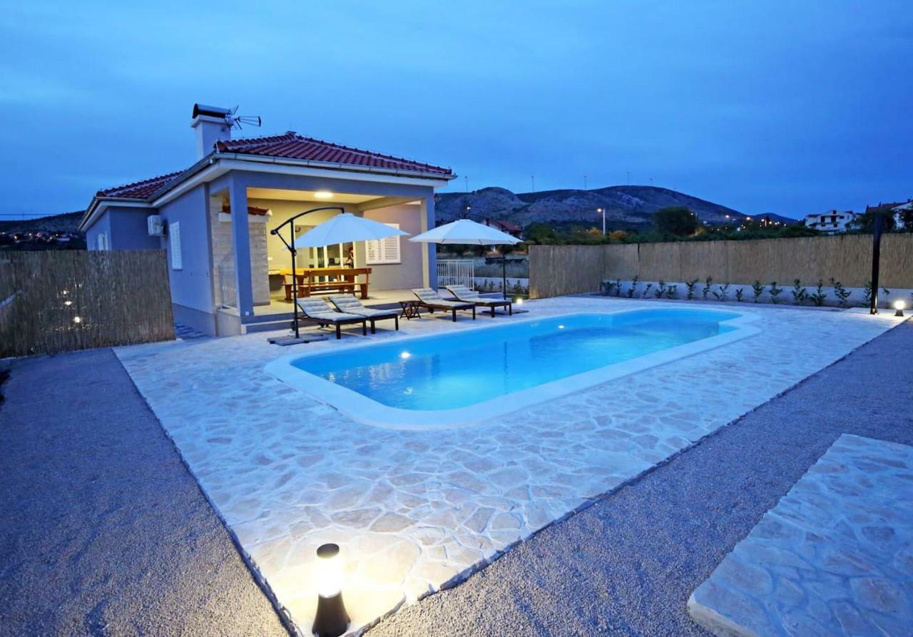 Modern Guest House Rak With Beautiful Pool Šibenik Kültér fotó